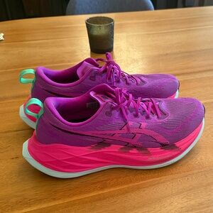 Asics Superblast 2 size 11.5 mens 13 women’s